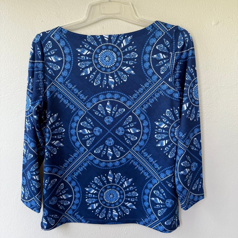Vineyard Vines Sankaty Simple boatneck seashell medallion top size M - Picture 7 of 9